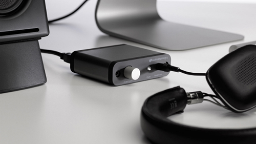 connect audio output device to computer
